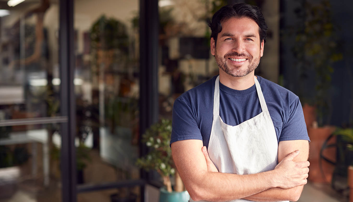 Comerciante digitalizando su negocio